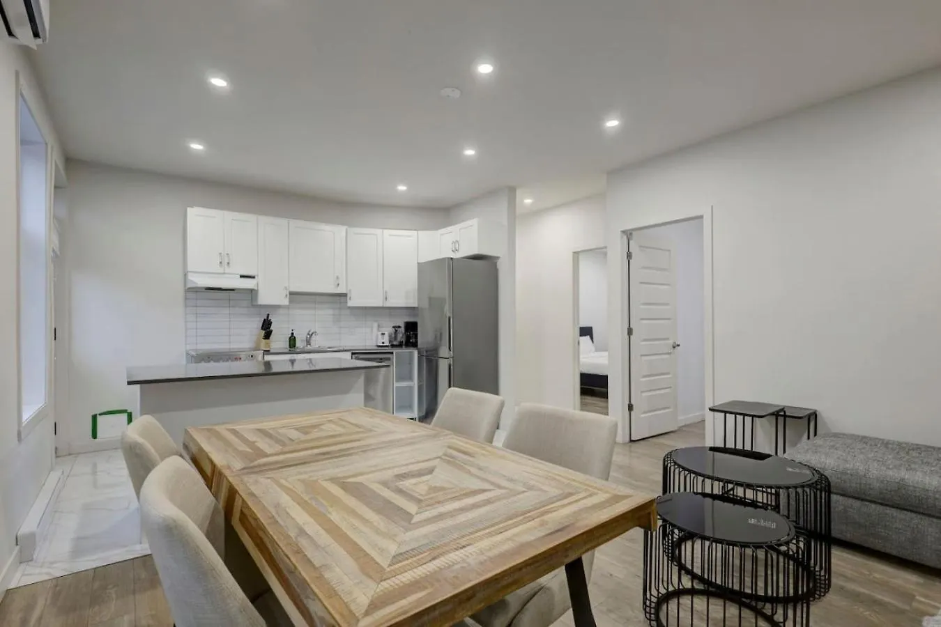 Ndg Loft A Contemporary Urban Retreat Apartment Montreal